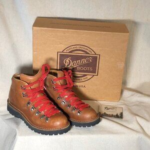 Danner Hiking Boots Mountain Light Cascade 8M